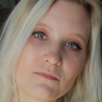 Sarah Shaye U Meztelen
