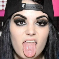 Saraya Meztelen