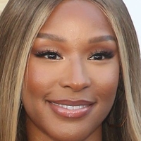 Savannah James Meztelen