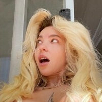 Shanin Blake Meztelen