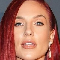 Sharna Burgess Meztelen