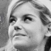 Sharon Farrell Meztelen