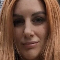 Shelley Louise Meztelen