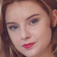 Sienna Meztelen