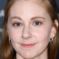 Simone Giertz Meztelen