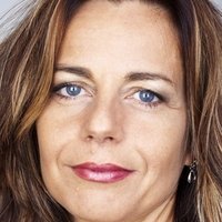 Simone Walraven Meztelen