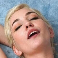 Skye Blue Meztelen