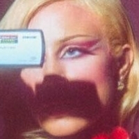 Slayyyter Meztelen