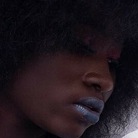 smiley_black_doll Meztelen