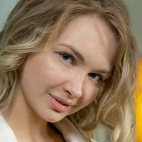 Sophie Blond Meztelen