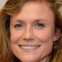 Sophie Hilbrand Meztelen