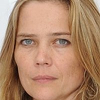 Sophie Huber Meztelen