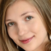 Sophie Lix Meztelen