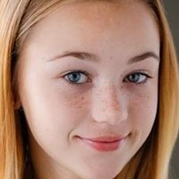 Sophie Logan Meztelen