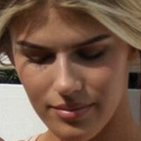 Sophie Schnur Meztelen