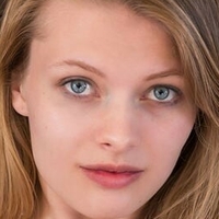 Sophie Spark Meztelen