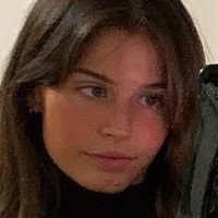 Steph Mandich Meztelen