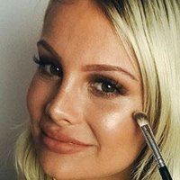 Stephanie Schmitz Meztelen