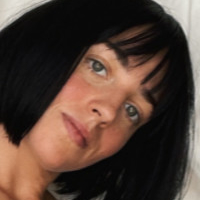 stevilou Meztelen