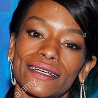 Sufe Bradshaw Meztelen