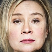 Susanne Schäfer Meztelen