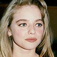 Suzanne Mizzi Meztelen