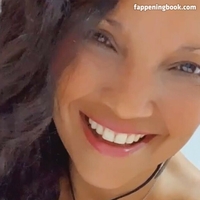 Tantrika Meztelen