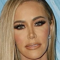 Tara Dollinger Meztelen