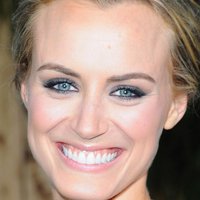 Taylor Schilling Meztelen