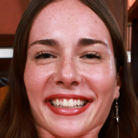 Tess Thompson Meztelen