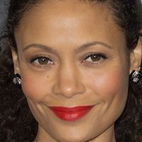 Thandie Newton Meztelen