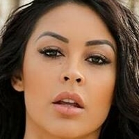 The Wifey Meztelen