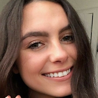 Theresa Meztelen