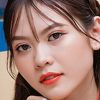 Thu Hien Meztelen