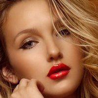 Trista Mikail Meztelen