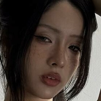 Truc Anh Meztelen