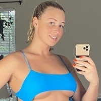 TS Bella Meztelen