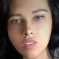 Uma  Meztelen