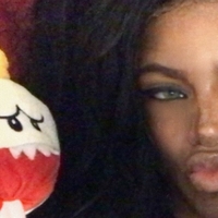 user1937926397 Meztelen