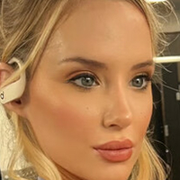 Valerie Cody Meztelen