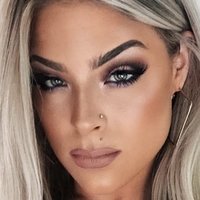 Valerie Pac Meztelen