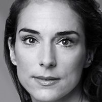 Valerie Robin Meztelen