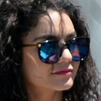 Vanessa Hudgens Sister Meztelen