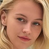 Vera Dijkmans Meztelen