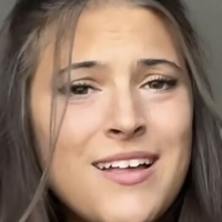 Vici Meztelen