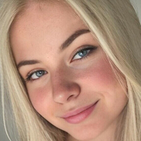 Viktoria König Meztelen