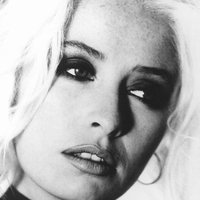 Wendy James Meztelen