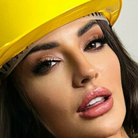 Whitney Johns Meztelen