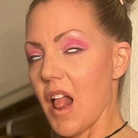 Whoiskateh Meztelen