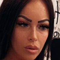 XLisa Meztelen